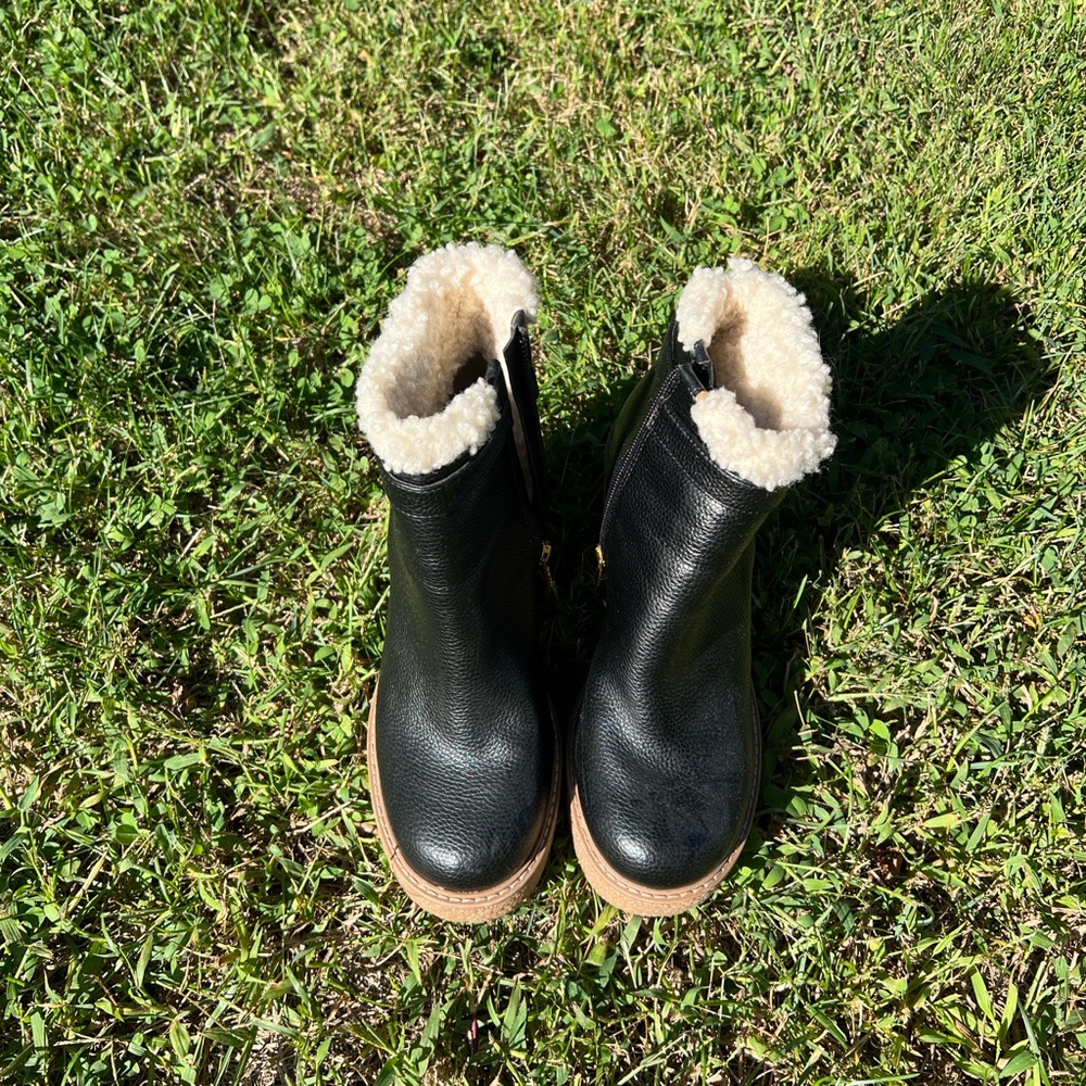 G by Guess Black and Tan Heeled Boots